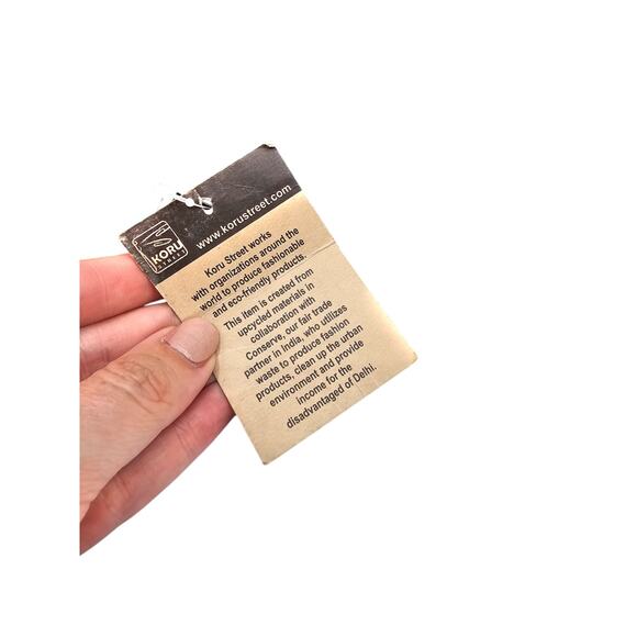 Koru Street Womens Up-cycled Tire Rubber Shoulder Bag Purse Dray Black NEW - Picture 3 of 5